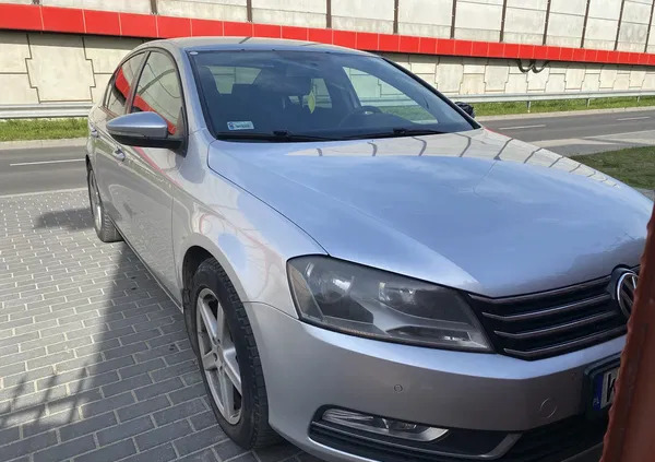 volkswagen Volkswagen Passat cena 24997 przebieg: 210000, rok produkcji 2011 z Warszawa